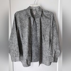 Chico's women's size 2 shirt animal print Button up No Iron Coolmax All Season